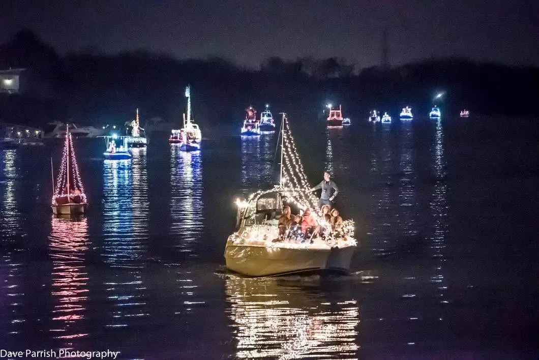 Parade of Lights this Saturday on James River to feature boats decked out for Christmas