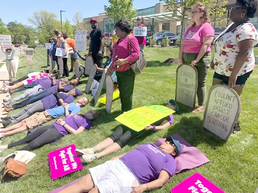 Protestors hold 'die-in' at Dunnavant's office