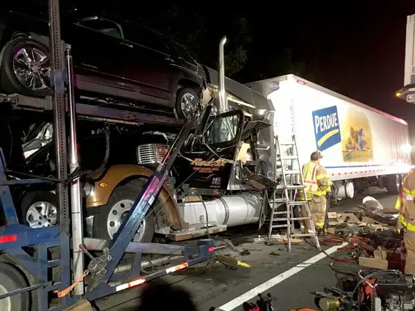 2 trailers crash on I-95 in Henrico