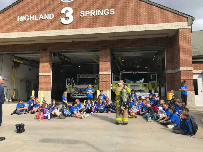 After bus breaks down, Henrico firefighters give Roanoke students memorable pit stop