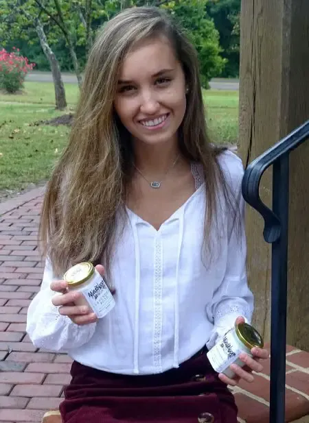 Henrico teen makes candles for a cause