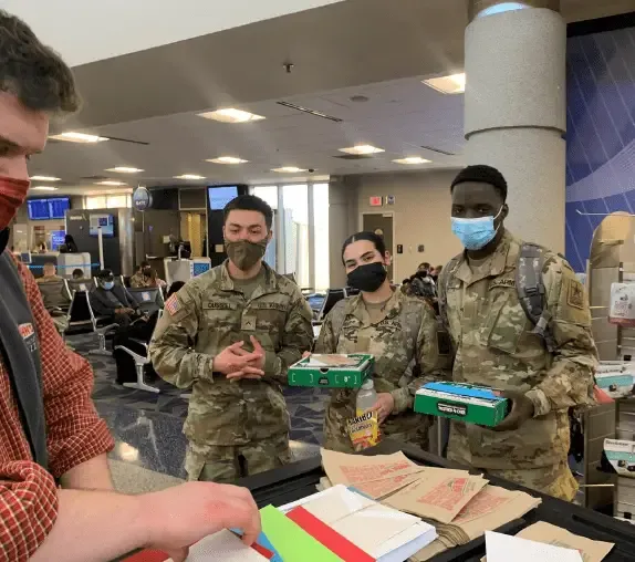 Central Virginia Papa Johns partners with USO to feed troops