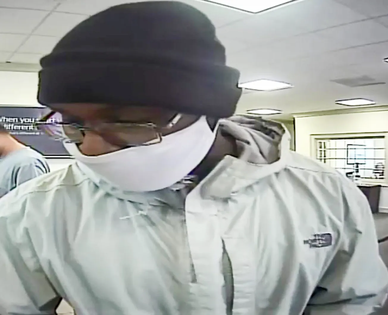 Henrico Police seek suspect in Lakeside bank robbery