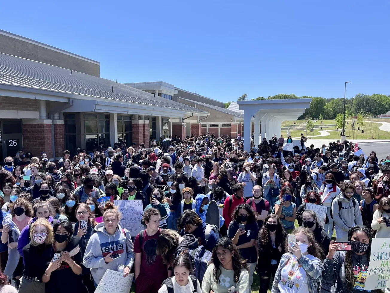 Hundreds of Henrico students walk out of school in support of abortion rights