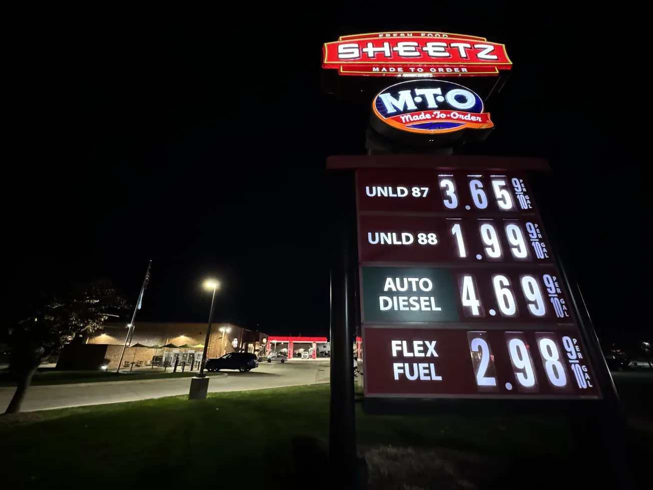 Sheetz drops price of Unleaded 88 gas to $1.99 for one week