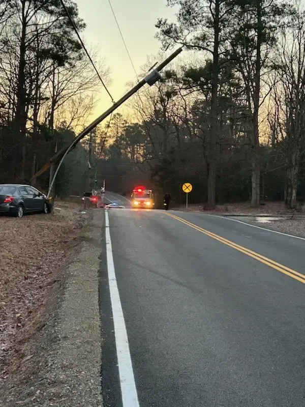 Crash closes Meadow Road temporarily